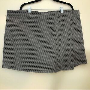 NWT Est 1946 24W Really Nice Black & White Skort!!